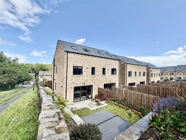 House for sale in Meltham, West Yorkshire