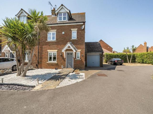 House for sale in Littlecote, West Sussex