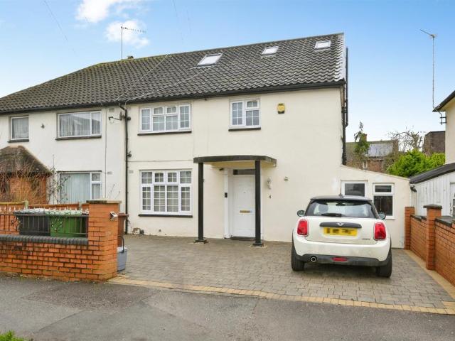 House for sale in Elstree and Borehamwood, Borehamwood