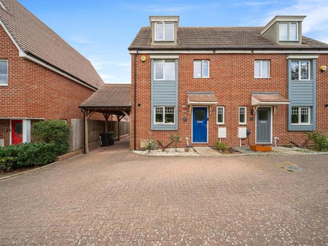 House for sale in Castle Hill, Monks Orchard