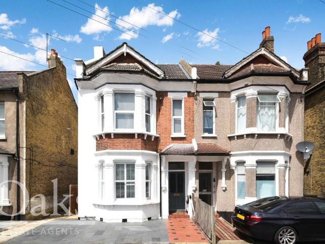 House for sale in London Borough of Croydon, Selhurst