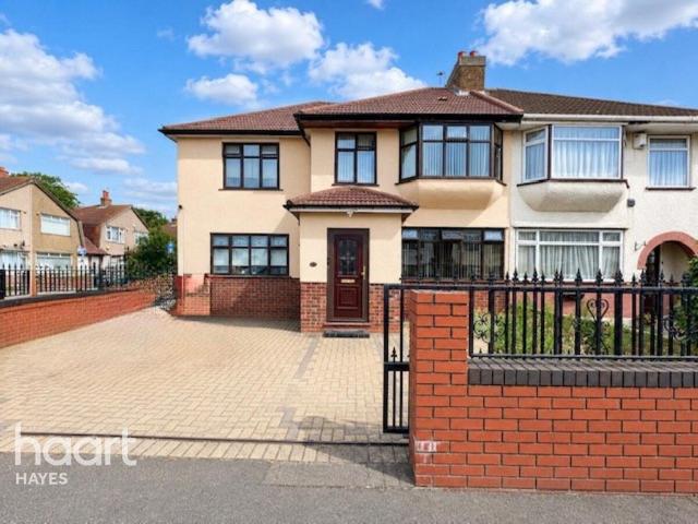 House for sale in Greater London
