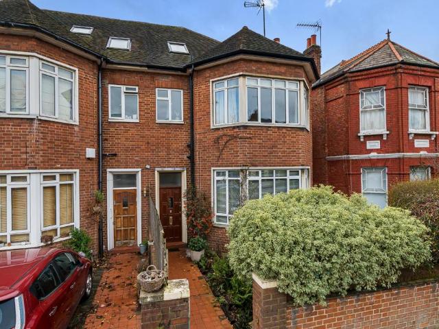 House for sale in Kilburn, Greater London