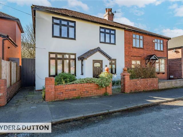 House for sale in Saddleworth, Pendock