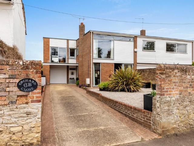 House for sale in Haddenham, Buckinghamshire