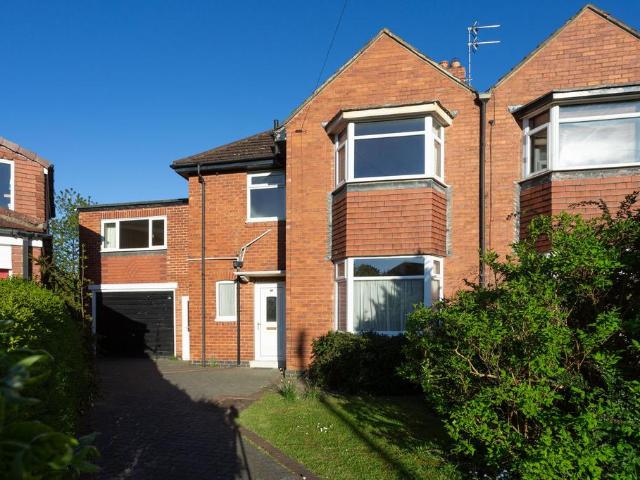 House for sale in High Field, York
