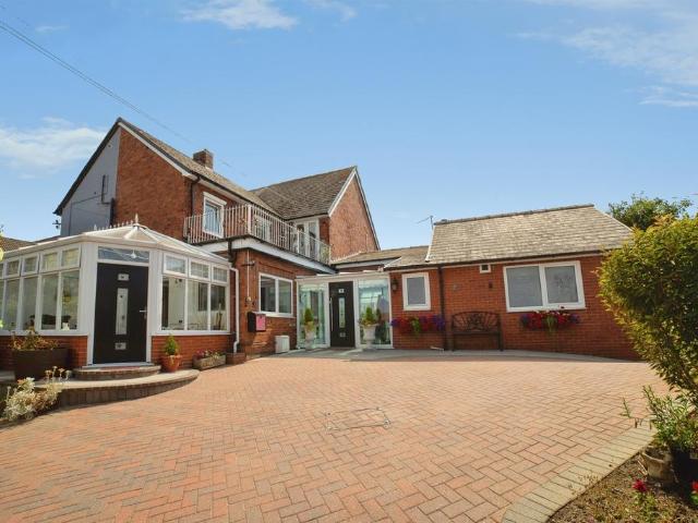 House for sale in Kedleston, East Midlands