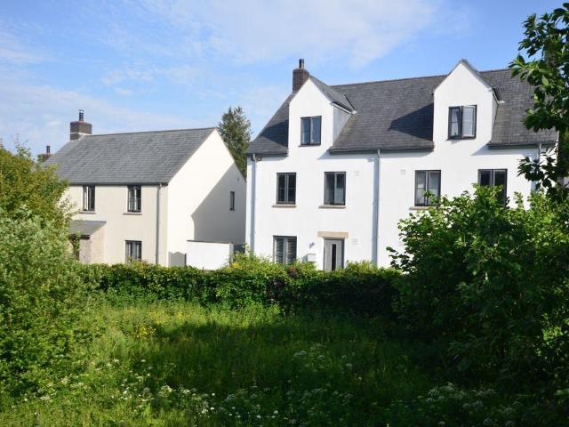 House for sale in Weir Quay, Devon
