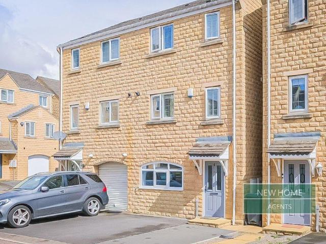 House for sale in Rastrick, Calderdale