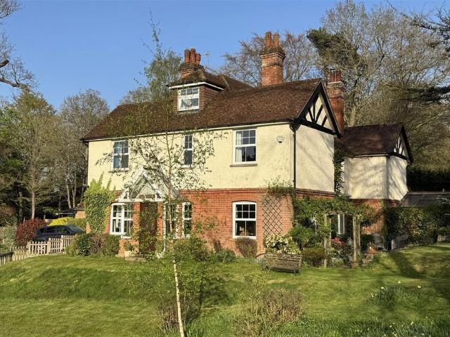 House for sale in Wormley, Fole