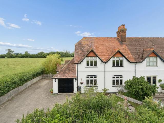 House for sale in Pouchen End, Hertfordshire