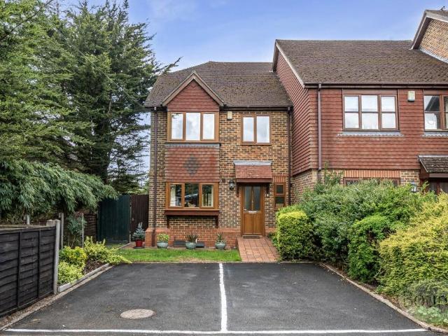 House for sale in Bellfields, Westborough