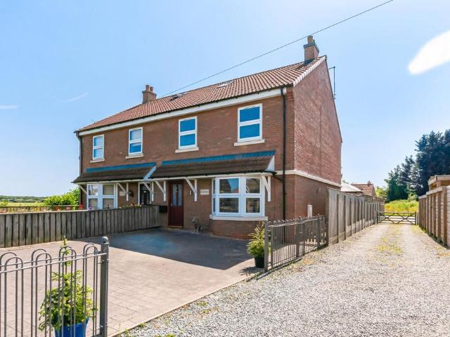 House for sale in Leconfield