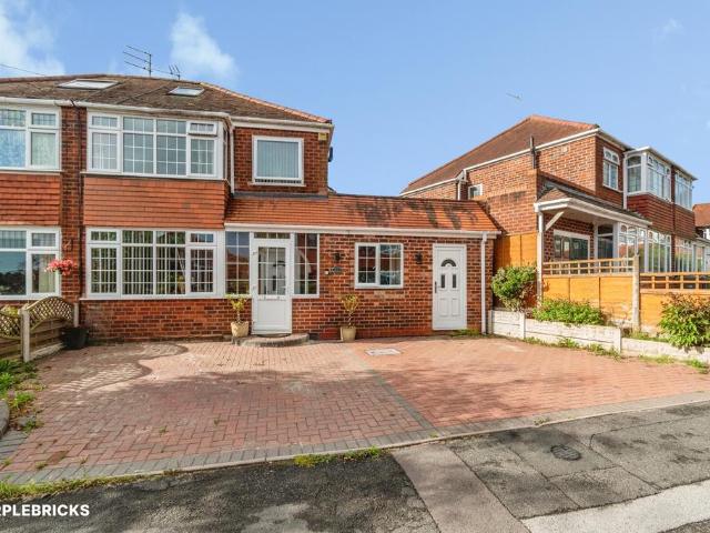 House for sale in Aldersley, Stockwell End