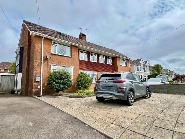 House for sale in Cefn Glas, Wales