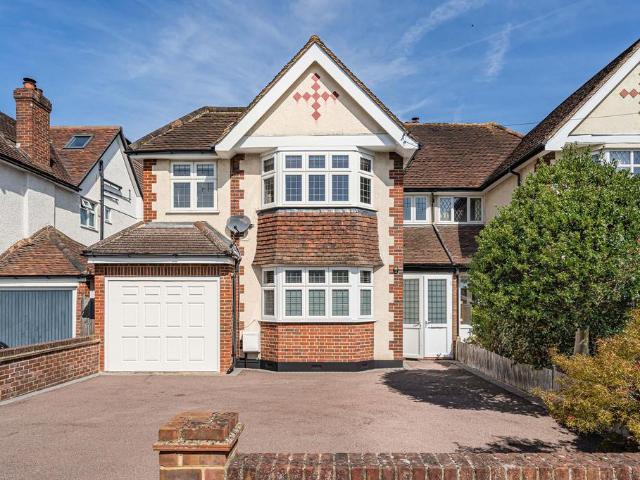 House for sale in Pachesham Park, Surrey