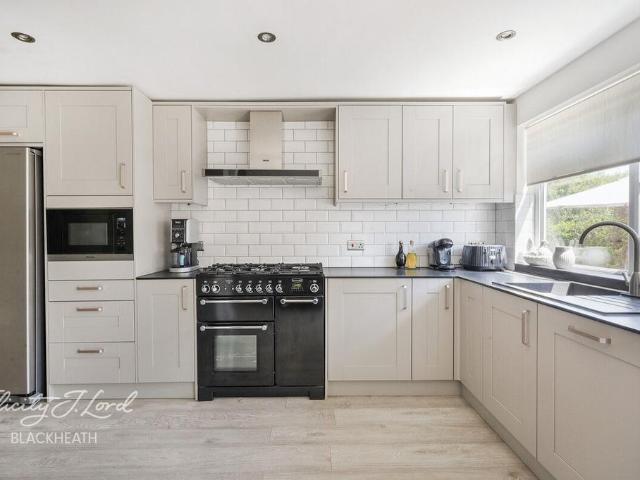 House for sale in Plumstead, Greater London
