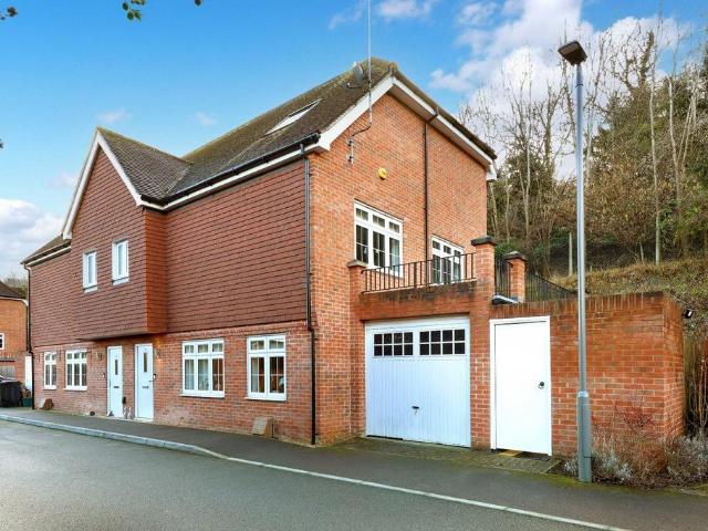 House for sale in Wooburn, Berghers Hill