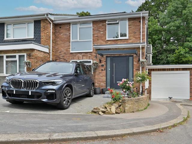 House for sale in Greater London