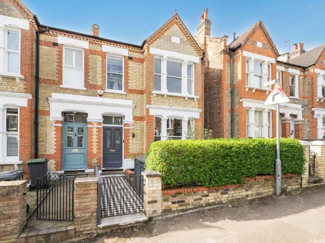 House for sale in Shepherd's Hill, Greater London