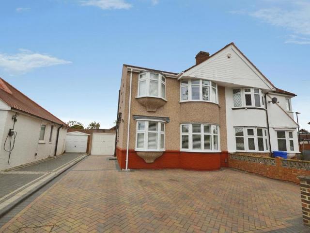 House for sale in Whitton, Greater London