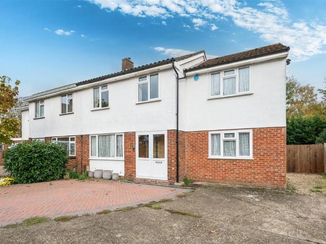 House for sale in Woodcote, Epsom