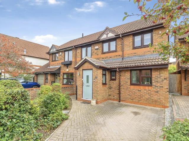 House for sale in Fenny Stratford, Milton Keynes