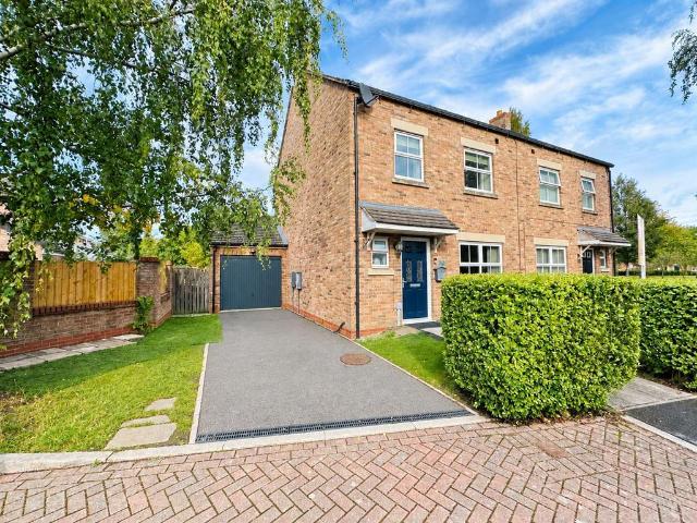 House for sale in Staynor Hall, Selby