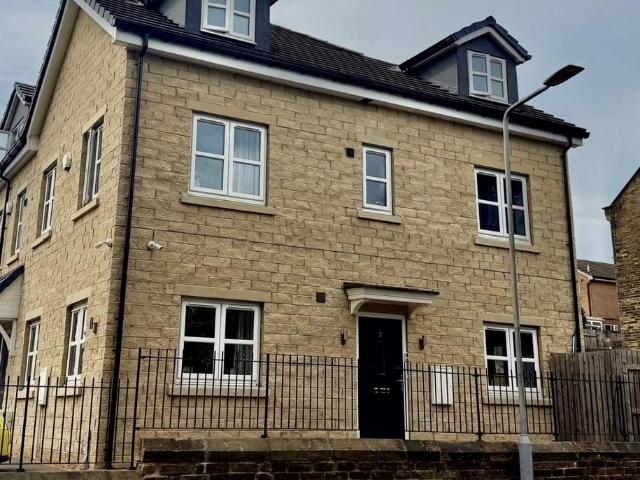 House for sale in Eccleshill, West Yorkshire
