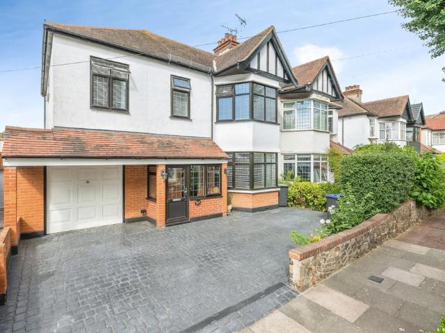 House for sale in North Shoebury, Alton Barnes