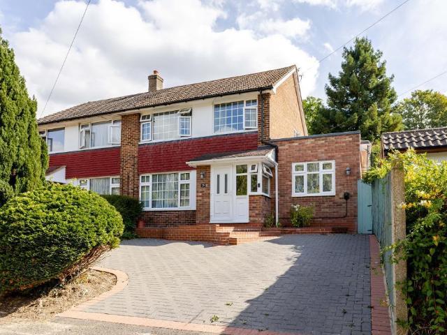 House for sale in London Borough of Croydon, Sanderstead