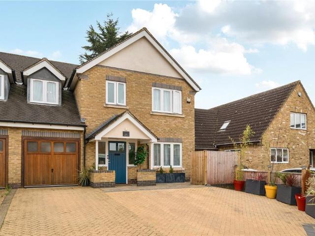 House for sale in London Borough of Ealing, Perivale