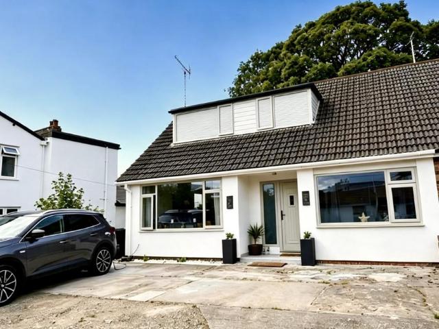 House for sale in Abermorddu, Wales