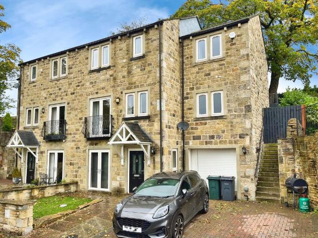 House for sale in Oakworth, West Yorkshire