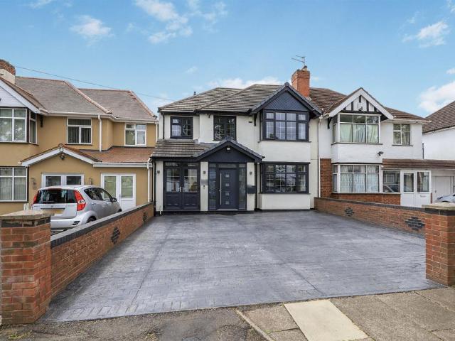 House for sale in Goldthorn Park, West Midlands