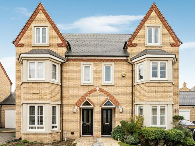 House for sale in Fairfield Park, Bedfordshire