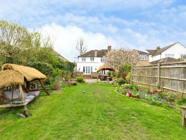 House for sale in Pachesham Park, Surrey