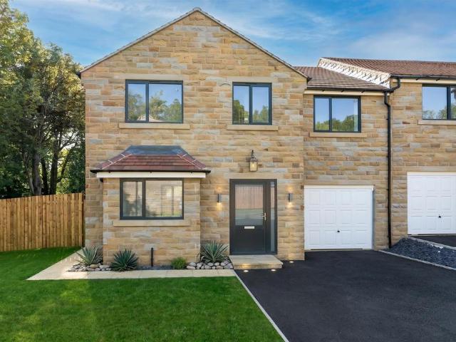 House for sale in Highburton, West Yorkshire