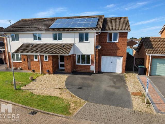 House for sale in Highcliffe