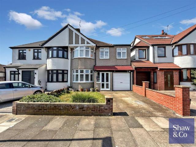 House for sale in Whitton, Greater London