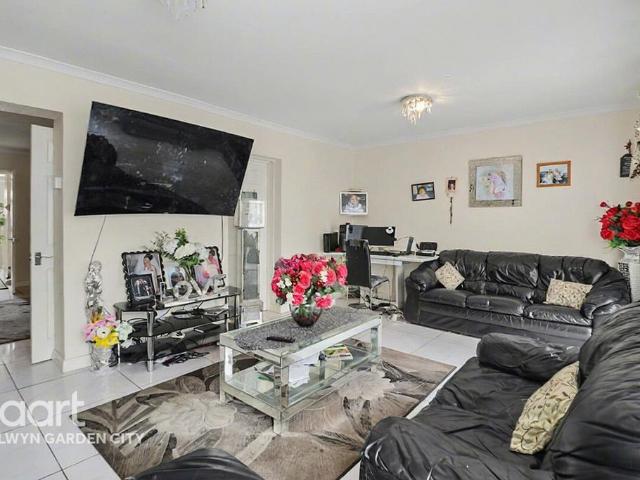House for sale in Hatfield, Fretherne