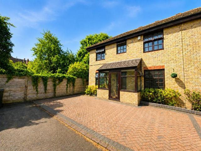 House for sale in Palmers Green, Greater London