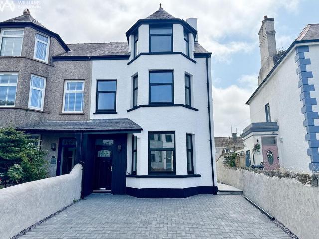 House for sale in Porth-y-Felin, Holyhead