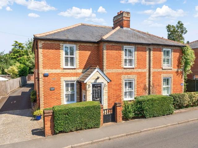 House for sale in Sheerwater, Woking