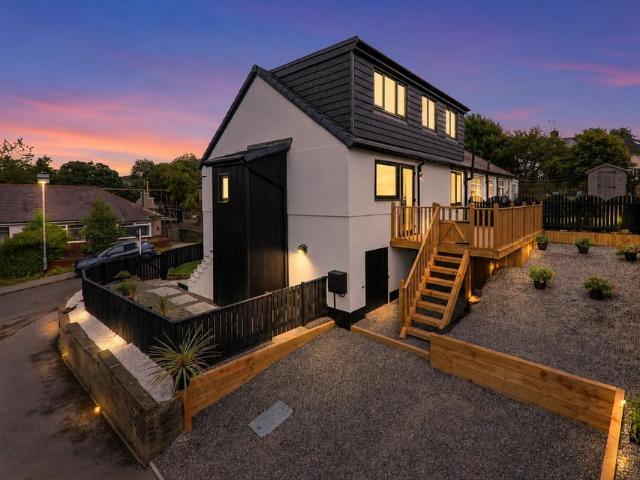 House for sale in Rawdon, West Yorkshire