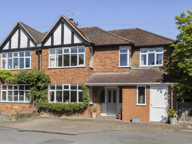 House for sale in Henley-on-Thames, Berrick Salome
