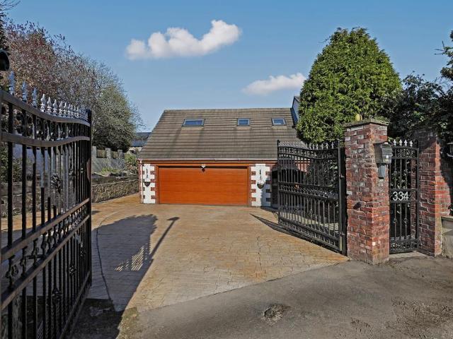 House for sale in Howden Clough, Batley