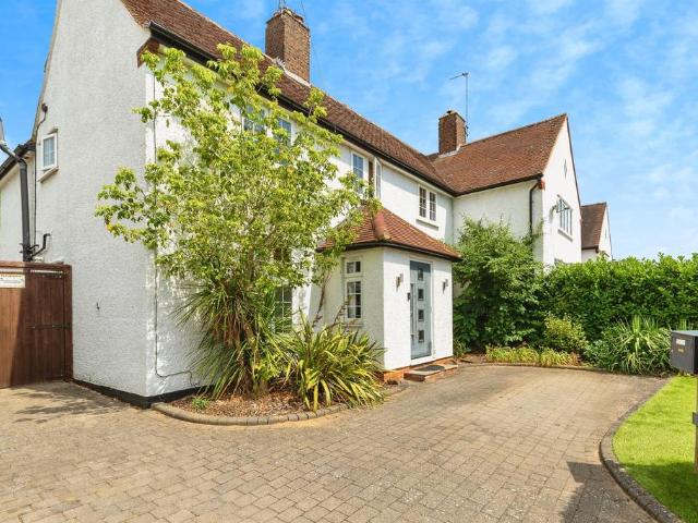 House for sale in King's Walden, Hertfordshire