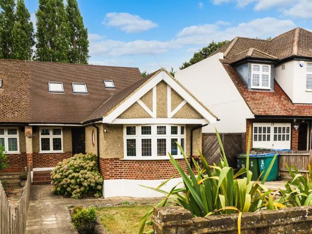 House for sale in Kingswood, Watford