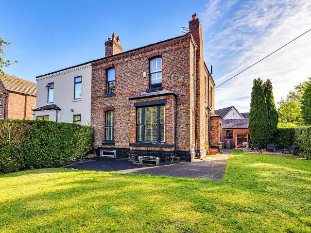 House for sale in Salford, Greater Manchester